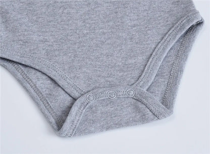 2025 solide weiße Babykleidung Kurzarm Baumwolle Baby Mädchen Jungen Body Neugeborenen Körper Bebe 0-24 Monate Säuglingsoverall