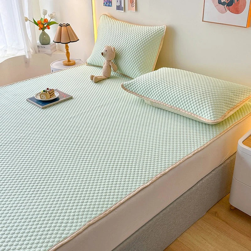 High End Latex Cooling Mattress with Elastic Band Quick-Dry Breathable Summer Bed Mat Machine Washable Foldable Sleeping Pad.