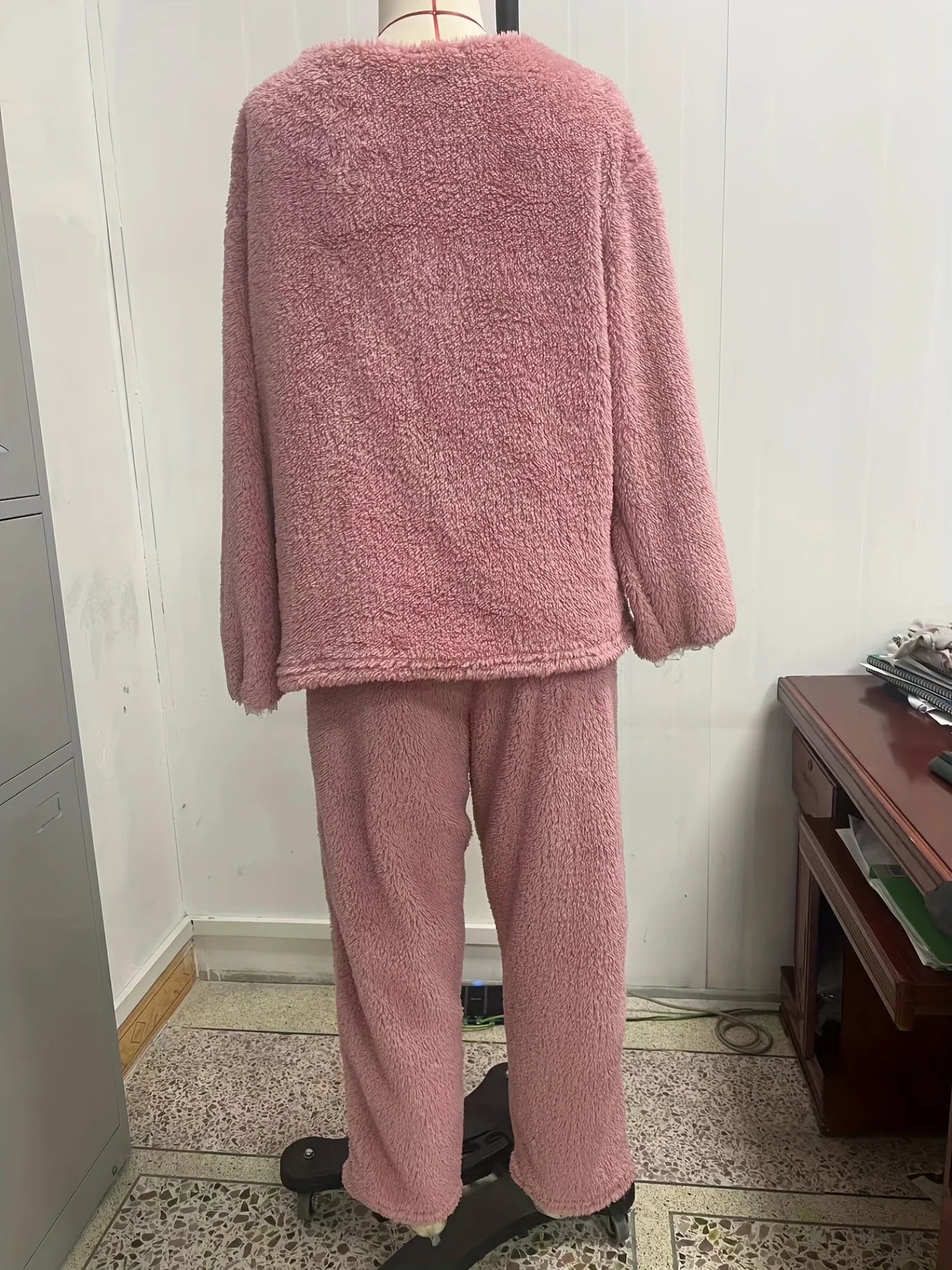 Herbst und Winter Damen neuen Stil Spitze Spleißen V-Ausschnitt Pyjama Set Flanell Schleife Langarm Top und Hose zweiteiliges Set von l.