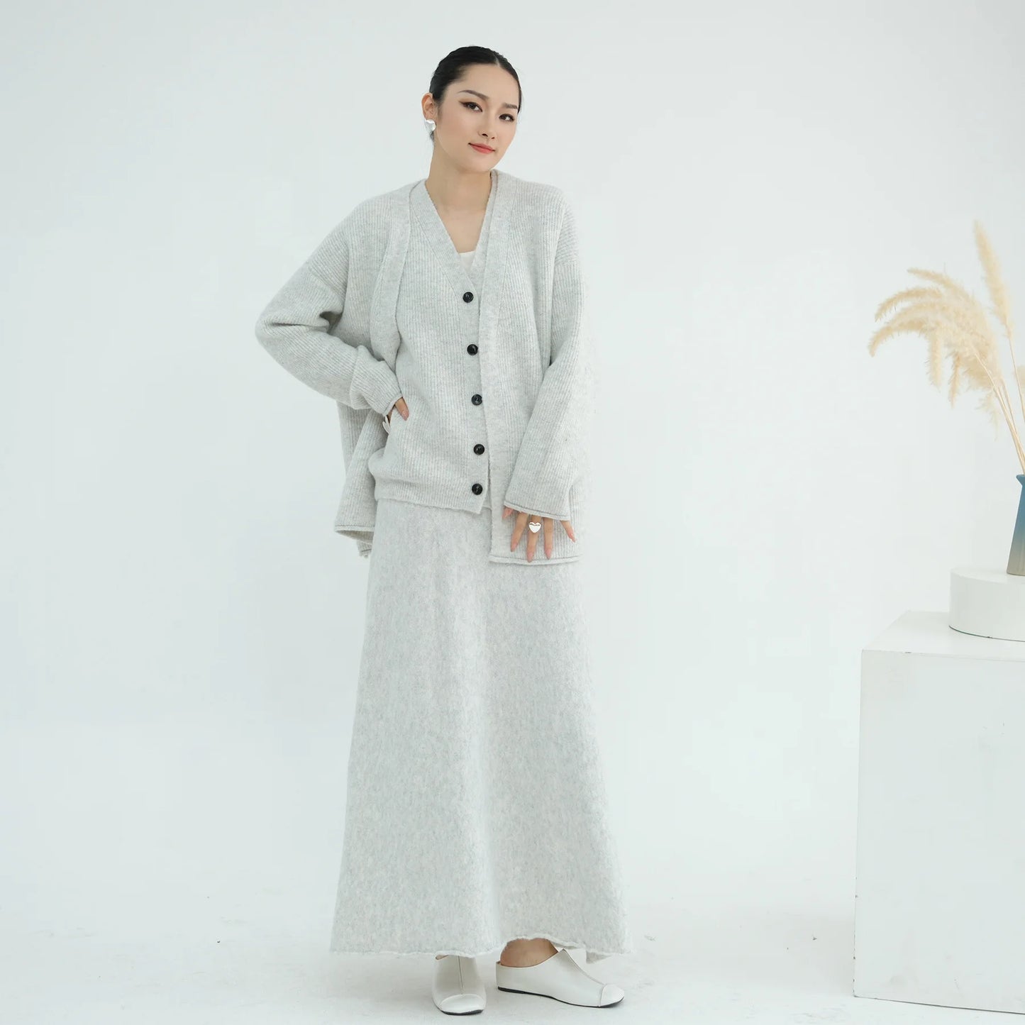 Winter Knitted Wool Cotton 3 Piece Abaya Set + Hijab Daily Thick Warm Modest Muslim Women Islamic Wholesale Suit Abaya.