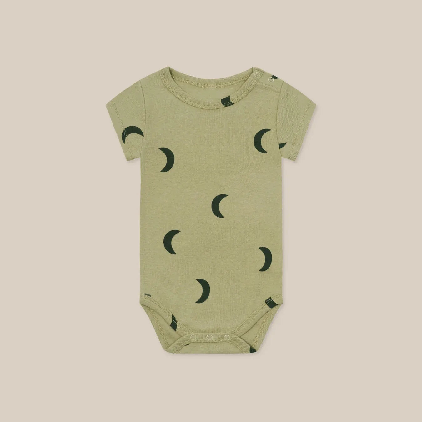 Babyanzug 2025, neuer süßer Baby-Kurzarm-Dreieckstaschen-Furz-Overall im Instagram-Stil für drinnen und draußen.