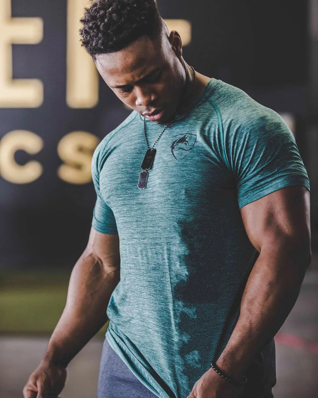 Men Tshirt Bodybuilding Tight Compression Quick-drying Muscle Shirt Fitness Workout Basketball Running Clothing Men T-shirt.