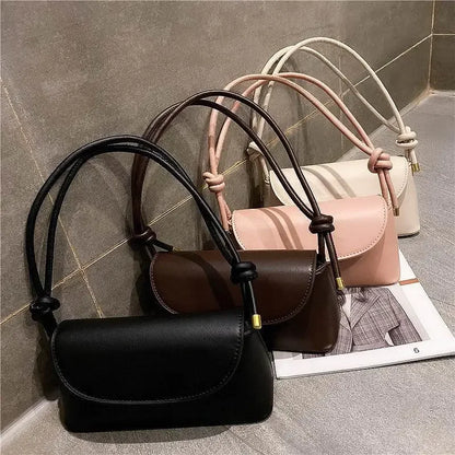Internet celebrity retro small bag for women in autumn and winter, new trendy crossbody bag, fashionable one shoulder small bag.