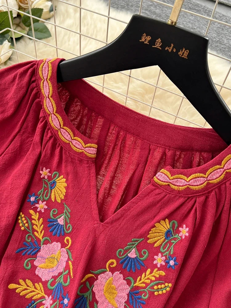 Sommer Freizeit Urlaub Langes Kleid für Frauen Neue Retro Ethnischen Stil Bestickt V-ausschnitt Ausgestellte Ärmel Taille Cinched Kleid D27.