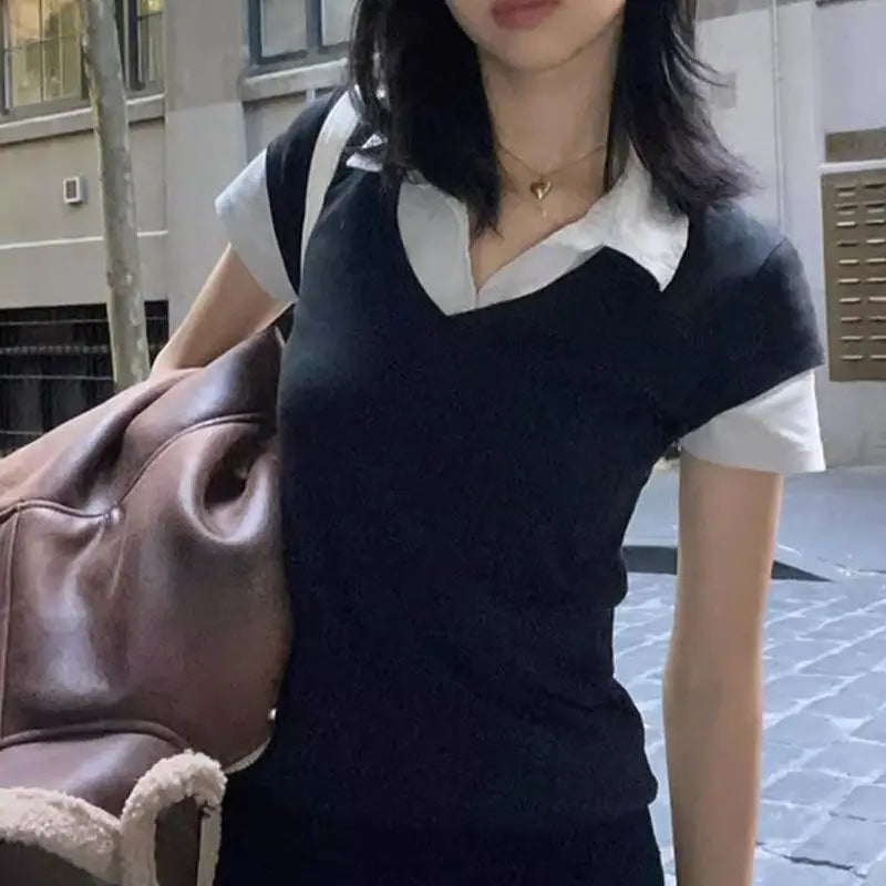 The New Korean Version of The College POLO Splicing Two Short Short-sleeved T-shirt Slim Slim Jacket with Sweet Spicy.