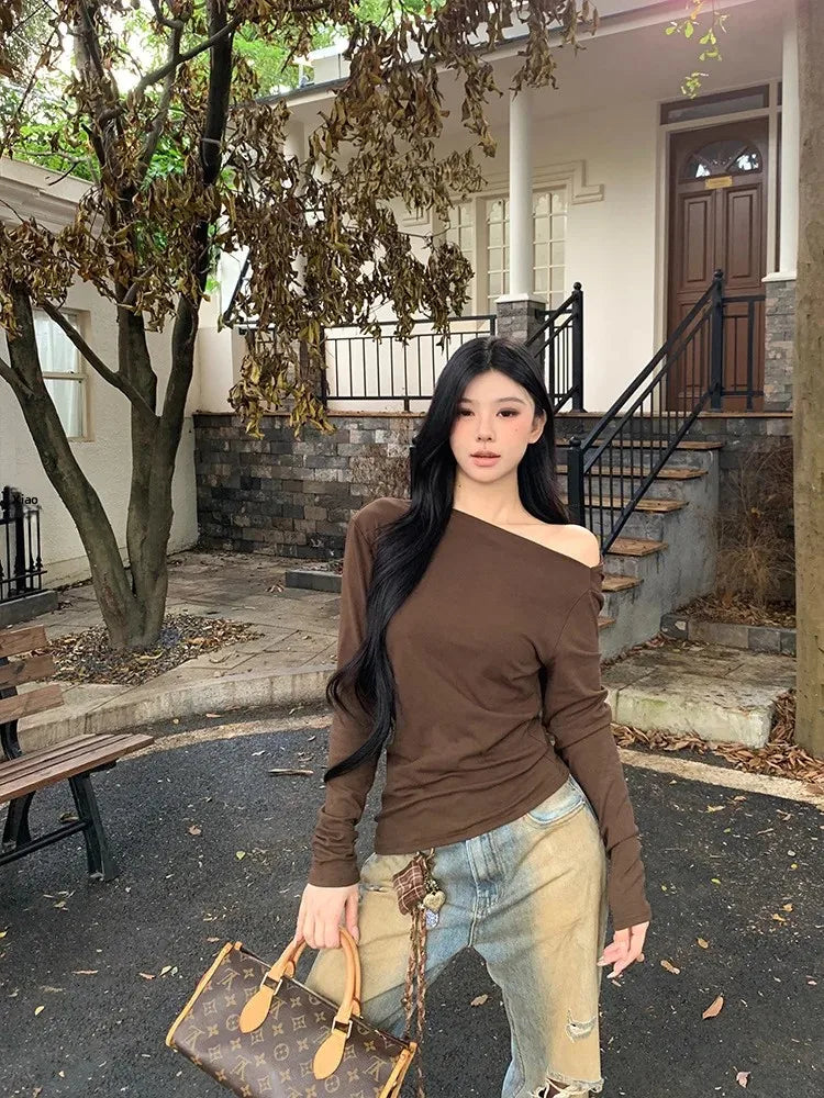 Slim Fit Long Sleeve T-Shirt Shoulder Bared One Shoulder Style Casual Streetwear for Young Women Fashionable And Stylish