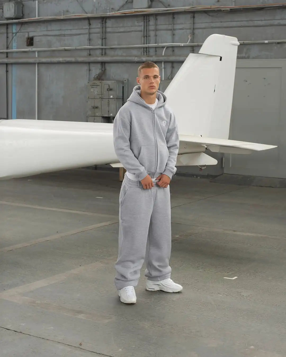 Men Monochrome Sporty Casual Suit Set Minimalist Versatile for Youth Comfortable Fabric Simple Stylish Everyday Wear Lightweight.