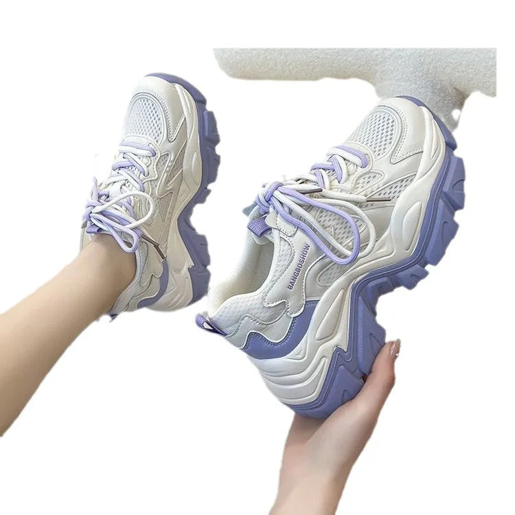 Lightweight sports running shoes for women 2024 spring new mesh campus style Forrest Gump daddy all-match casual trendy shoes.