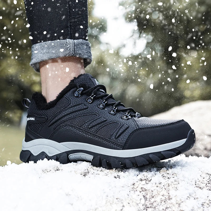 Winter Tactical Boots Combat Autumn Hiking Boots Men Snow Warm Fur Sneakers Padded Trekking Black Waterproof Leathe Sneakers.