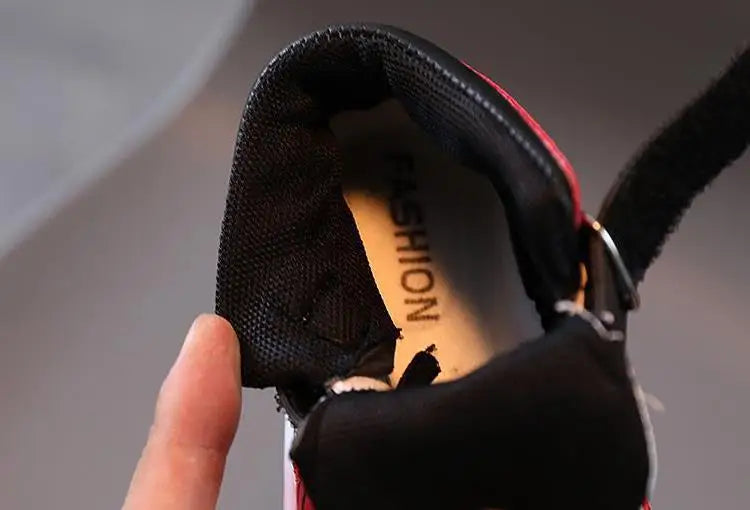 Disney Children's Sneakers Boys Girls Spiderman Led Light Sport Shoes Student Shoes Hook Anti-slip Kids Outdoor Basket Shoes.