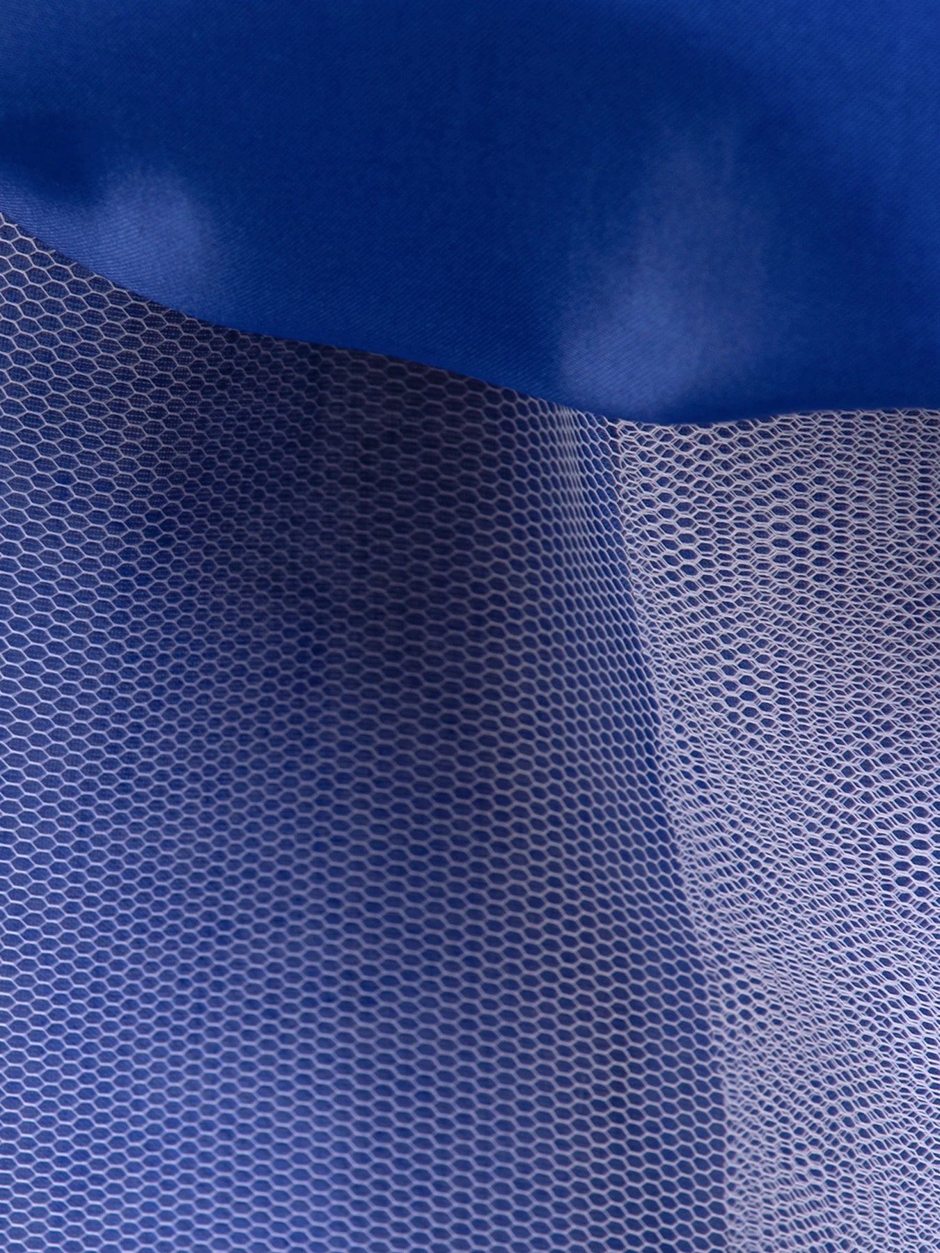 Blau gefärbtes Spitzen-Prinzessinnenkleid für Kinder, Laufsteg für kleine Mädchen, Klavieraufführung. Tragen Sie ein langes Blumenjungenkleid mit großer Schleife.