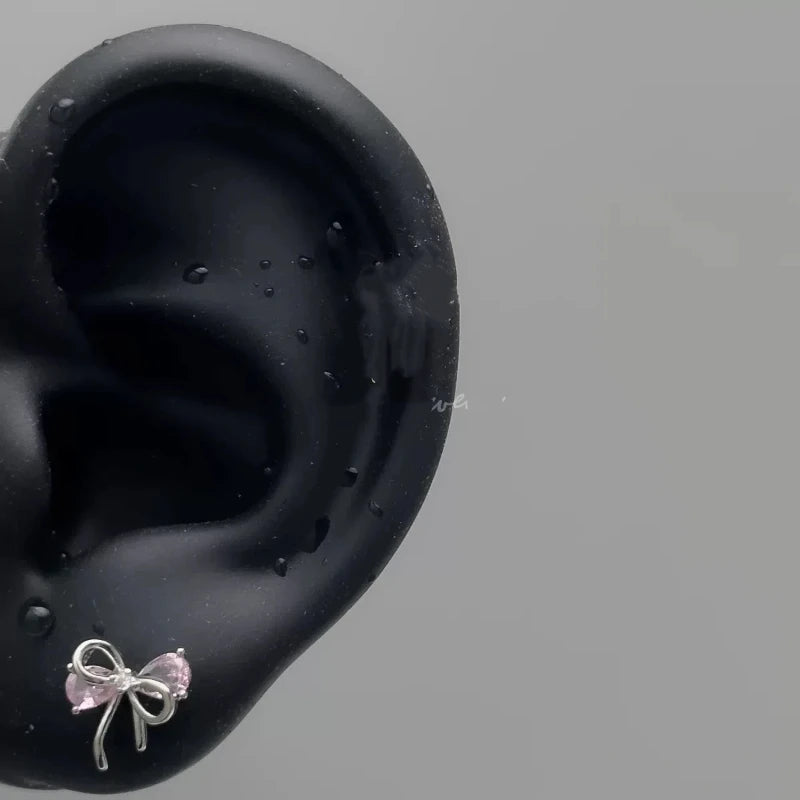 1 Pcs Sliver Dog Bone Claw 316L Stainless Steel Ear Bone Nail Korean Style Fashion Cartilage Earrings For Women Jewelry.