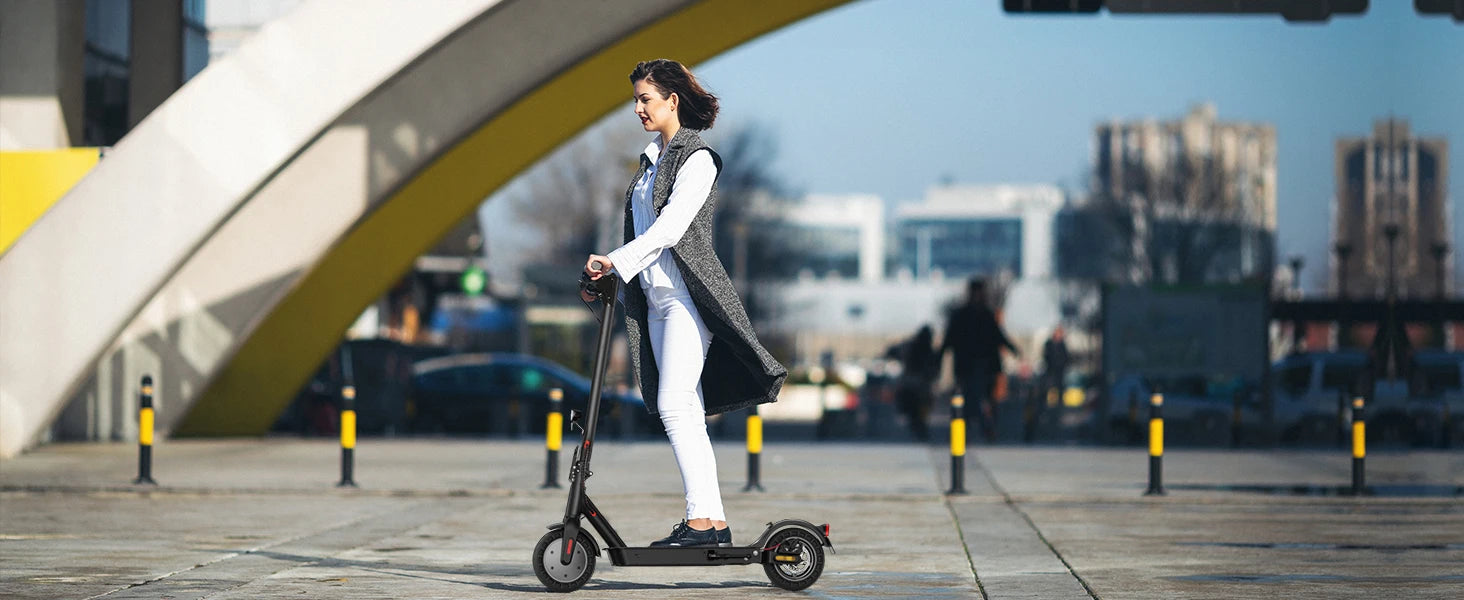 Isinwheel E9TMax Foldable Electric Scooter 500W 10Ah Battery 36V Up to 20 Km/h Adult City E-Scooter.