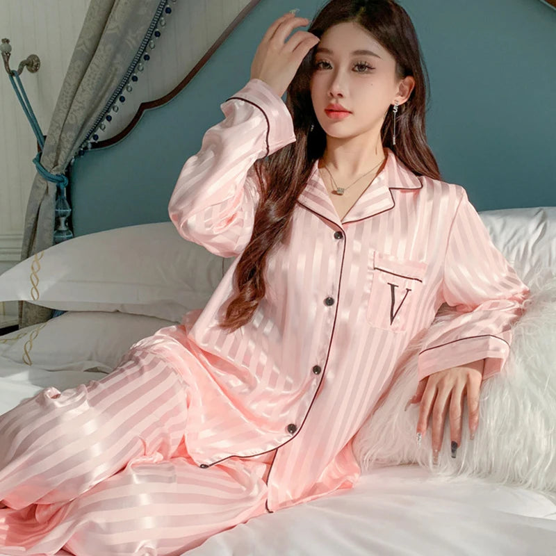 Women's Ice Silk Pajama Set Long Sleeve Long Pants Lightweight Sleepwear for Spring And Autumn Comfortable Homewear Pj Set.