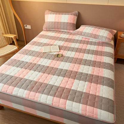 For High-Quality Quilted Plaid Mattress Cover,Mattress Protector,- Antibacterial, Breathable,Comfortable for Fresh Sleep Experie