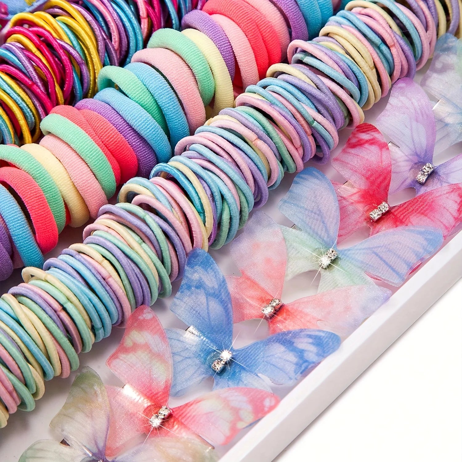 There are 267 sets of butterfly clip sets for girls, cute rabbit ear headbands, hair ties, and colorful flower hair clips..