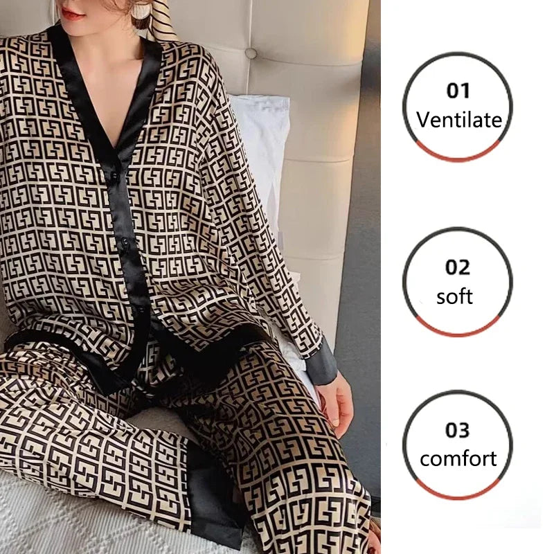 2PcsLarge Größe Frauen Pyjamas Set Gedruckt Homewear Eis Seide Lange Ärmeln Lange Hosen Student Pyjamas Schwarz Strickjacke kann Getragen Werden.