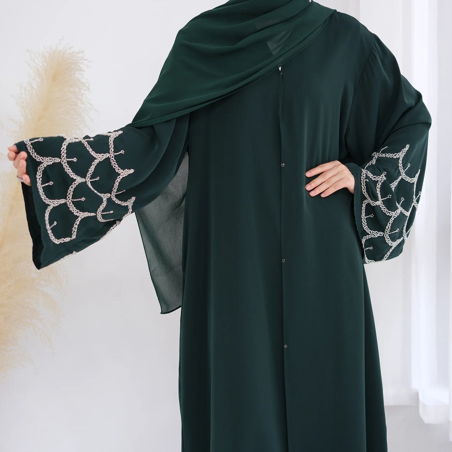 2025 Middle Eastern Islam Outfit for Muslim Women Luxury Dubai Modest Abaya Dress Eid Arabic Cardigan Plain Turkey Kaftan Robe.