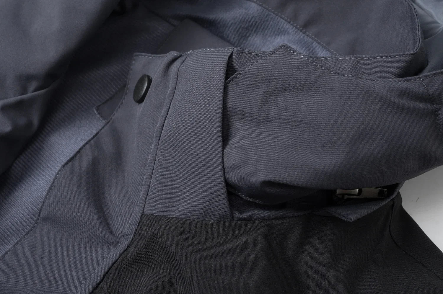 Punching Jacket Men's Jacket Spring and Autumn Outdoor Pilot Hooded Baseball Mountaineering Clothing Jacket Men Women.