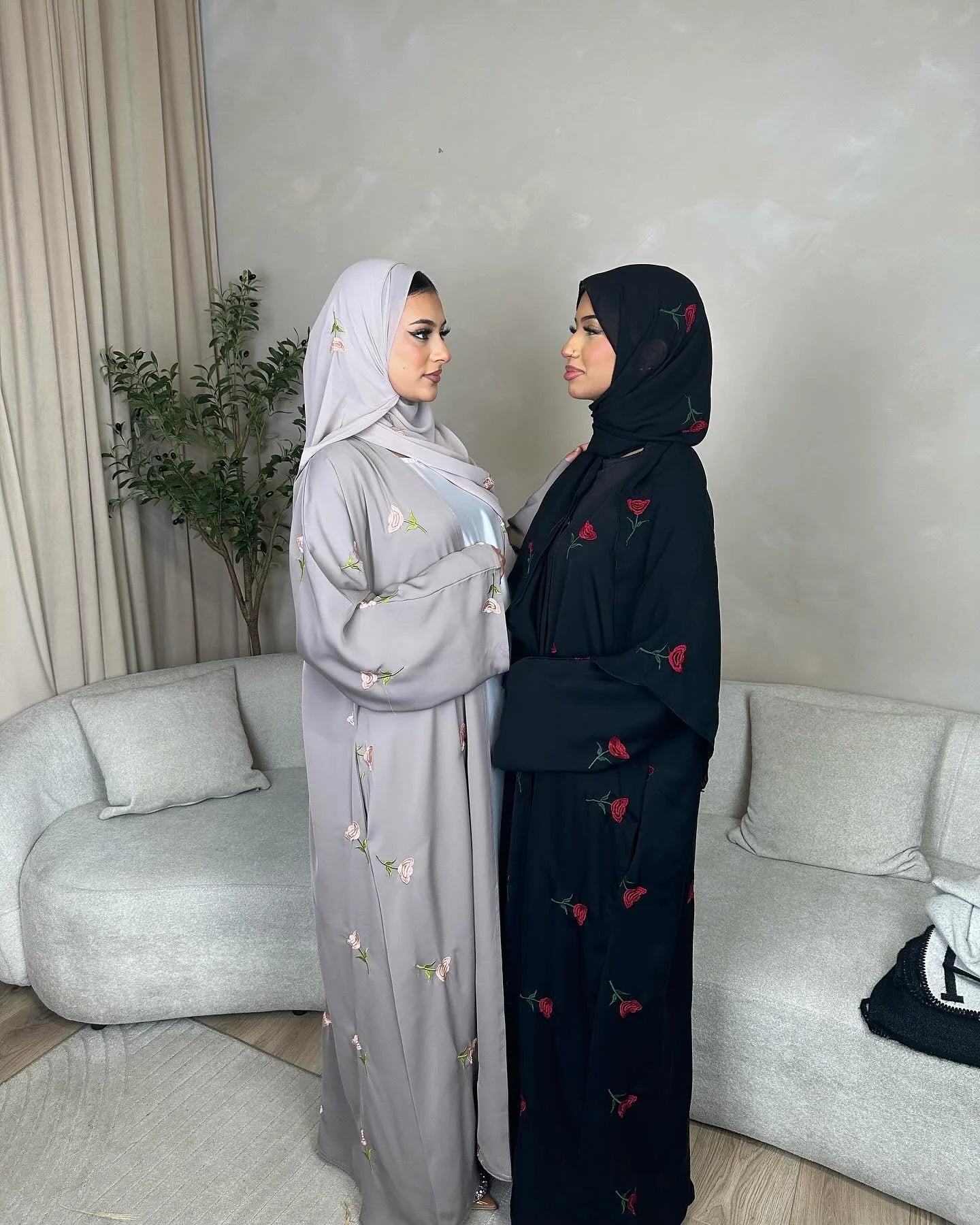 Eid 2025 New Embroideried Abaya Kimono Dubai Luxury Cardigan Muslim Party Kaftan Robe Abayas for Women Turkish Islamic Clothing.