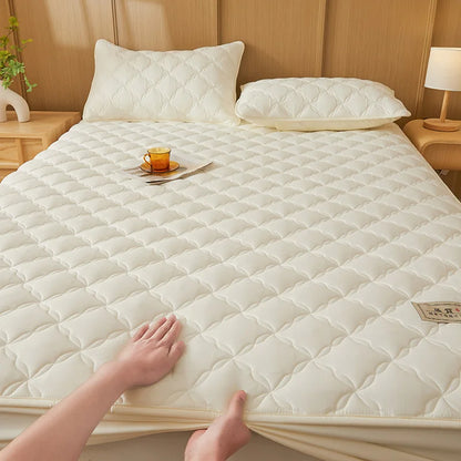 Quilted Mattress Cover Single/Double Bedspread Thicken Bed Linen Waterproof Bed Cover Home Soft Bedsheet 매트리스커버 (No Pillowcase).