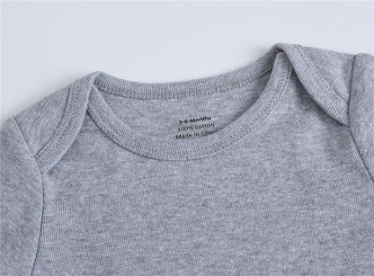 2025 Sommer Unisex Baby Body 0-24 Monate Kurzarm 100 % Baumwolle Weiß Schwarz Grau Design Säuglingskleidung