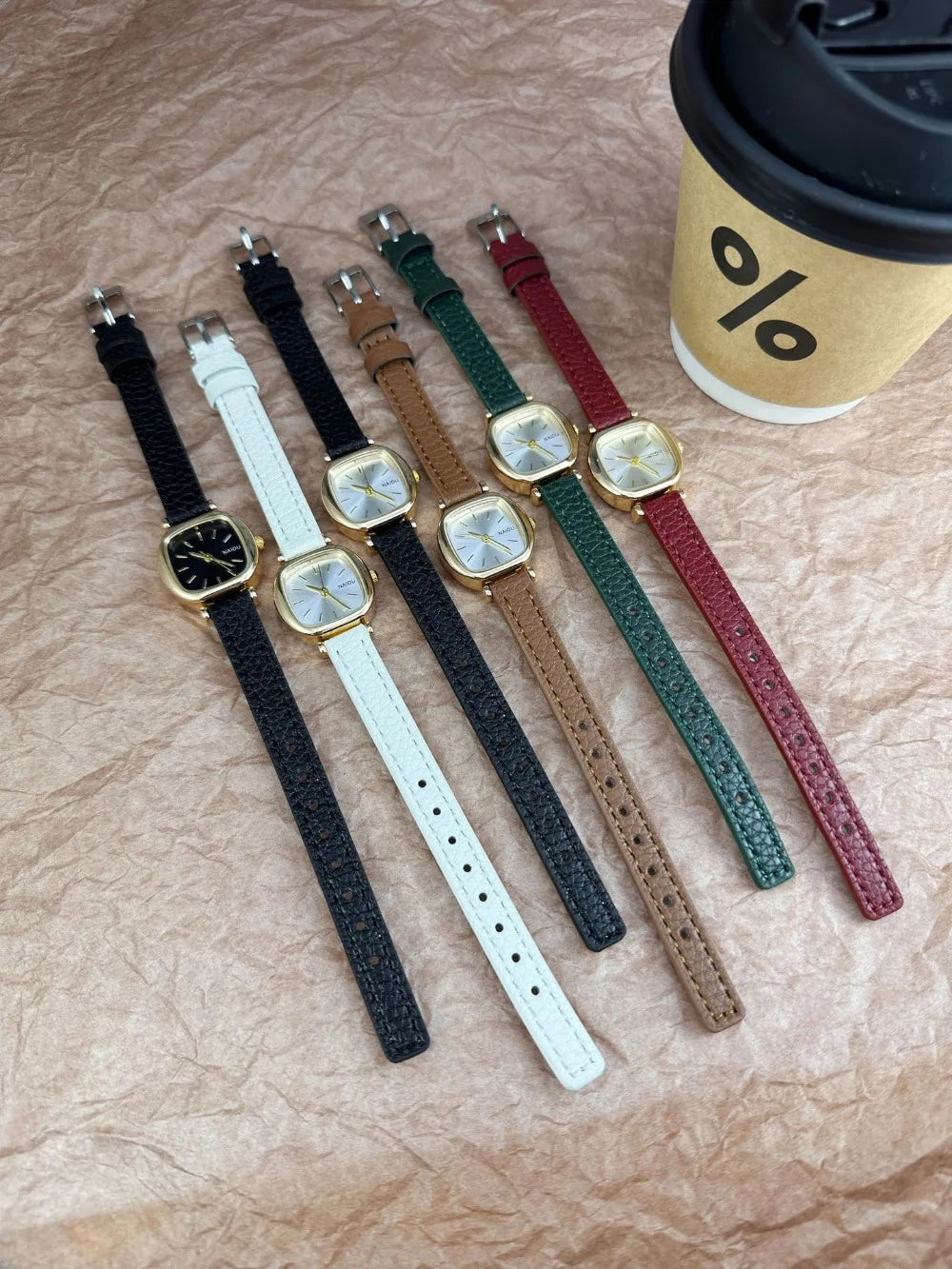 Hot Sale Women Watch Simple Small Dial Quartz Watches Luxury Ladies Gift Wristwatch Fashion Student Leather Strap Clock Relógio.