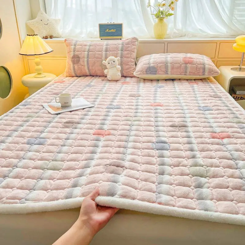 Winter Warm Velvet Mattress Toppers Thick Bed Mattress Cover Bedspread Bed Linens Thin Tatami Floor Mat Single Double Bed Sheet.