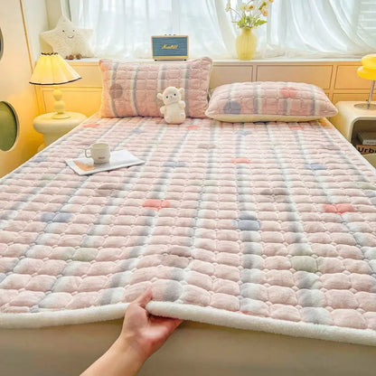 Winter Warm Velvet Mattress Toppers Thick Bed Mattress Cover Bedspread Bed Linens Thin Tatami Floor Mat Single Double Bed Sheet.