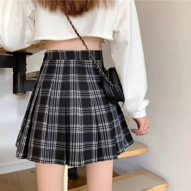 2024 Women Fashion Korean Style JK Mini Skirts Girls Red Grey Plaid Pattern Dress Female Versatile A Line Zipper Pleated Skirts.
