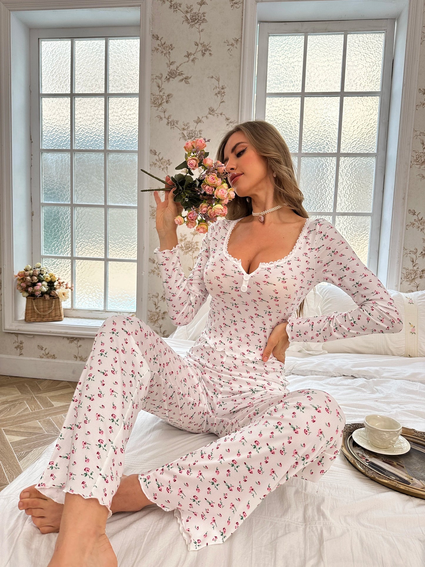 Nachtwäsche-Anzug, süßes Oberteil mit Schleife-Aufdruck, Salatbesatz und langer Hose, schöne Loungewear, volle Ärmel, Nachtwäsche, Herbst-Pyjama-Set.