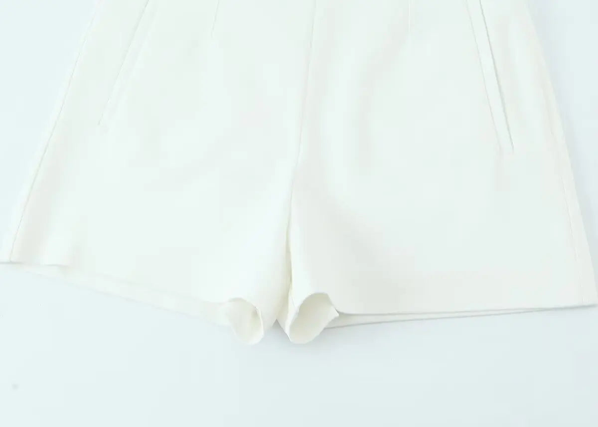 ZBZA Women High Waist A-line Shorts Loose Fit Double Pocket Zipper Solid Color Casual Mini Shorts Spring Summer New Chic Shorts.