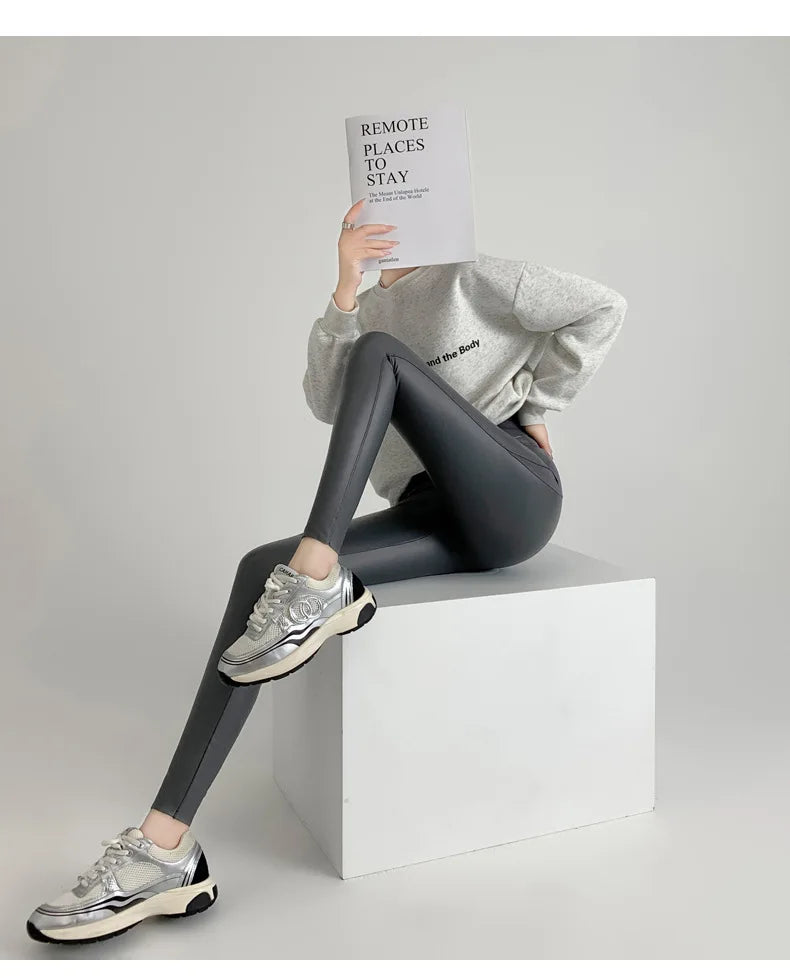 BIVIGAOS Herbst Neue Enge Stretch Leder Hosen Frauen Sharkskin Hohe Taille Spleißen PU Leder Fleece Sexy Leggings Winter Warm.