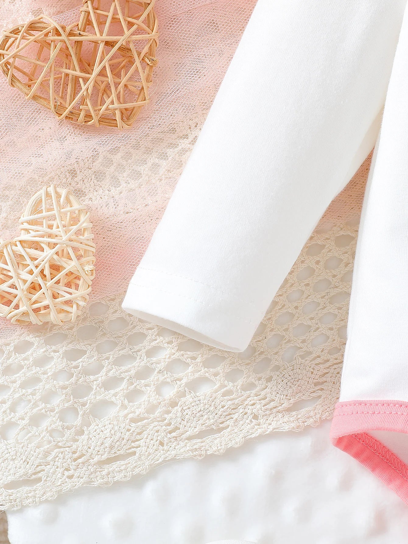 Infant Autumn English-Style Suit with Vest and Long Sleeve Three-Piece Set for 1-Year-Old Boy’s Formal Wear.