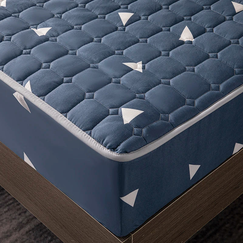 Bonenjoy Printed Bed Cover Simple Style Bedspread Quilted Bed Linen Home Non-slip Mattress Protector 매트리스 커버 (No Pillowcase).