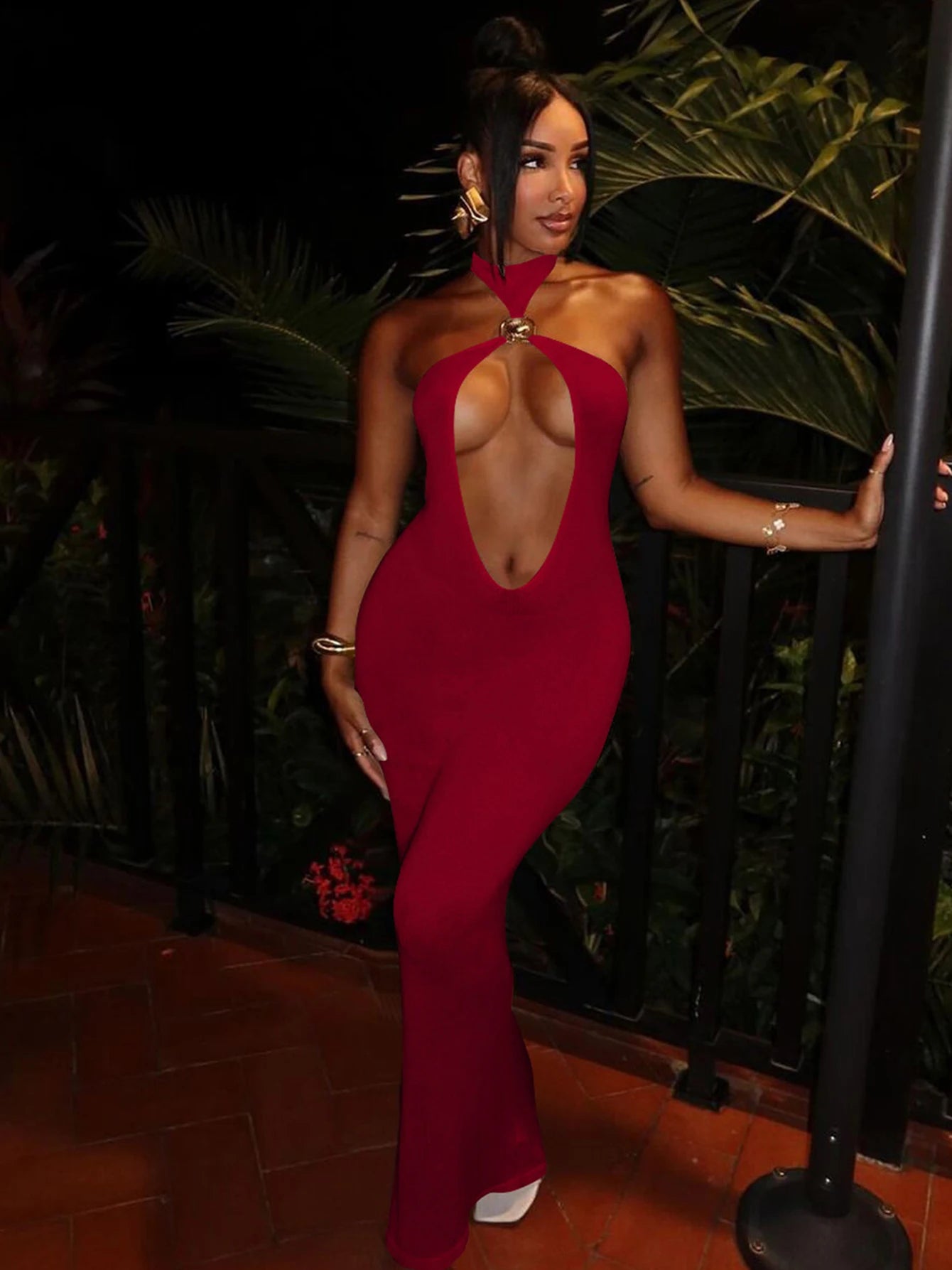 Seltsame Puss Sexy Frau Kleid Ärmellose Hohl Backless Metall Ringe Dünne Elastizität Einfache Party 2025, Sommer Trend Vestidos.