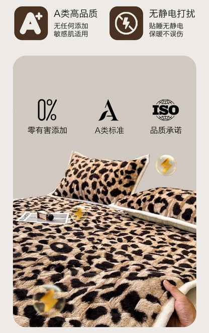 Winter Warm Velvet Mattress Cover Home Dormitory Soft Thick Quilted Bed Sheets Queen Size Bed Cover Fold Tatami Mat Bedspread.