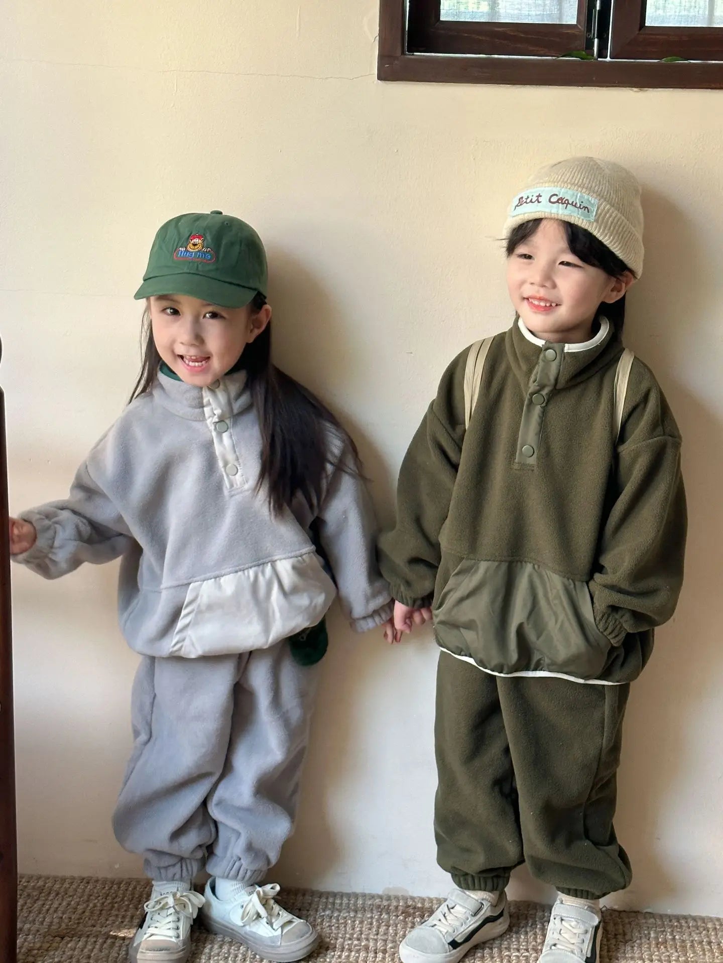 2025 Winter New Children Polar Fleece Sweatshirt Set Boys Girls Plus Velvet Thick Warm 2pcs Suit Kids Casual Sports Outfits.