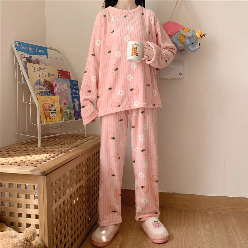 Winter-Damen-Pyjama-Homewear-Anzug, neues warmes Set aus Korallen-Fleece für Herbst und Winter, bequemer warmer Pyjama-Homewear-Anzug.