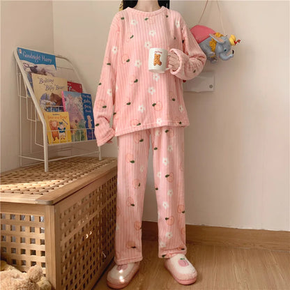 Winter-Damen-Pyjama-Homewear-Anzug, neues warmes Set aus Korallen-Fleece für Herbst und Winter, bequemer warmer Pyjama-Homewear-Anzug.