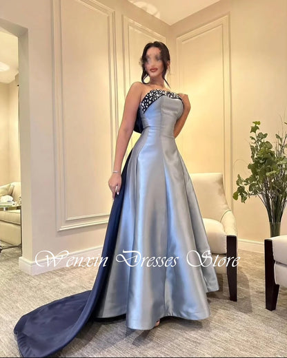 Maßgeschneidertes elegantes Satin-Abendkleid, exquisite trägerlose, ärmellose Heimkehrkleider, Temperament-Kleider für besondere Anlässe.
