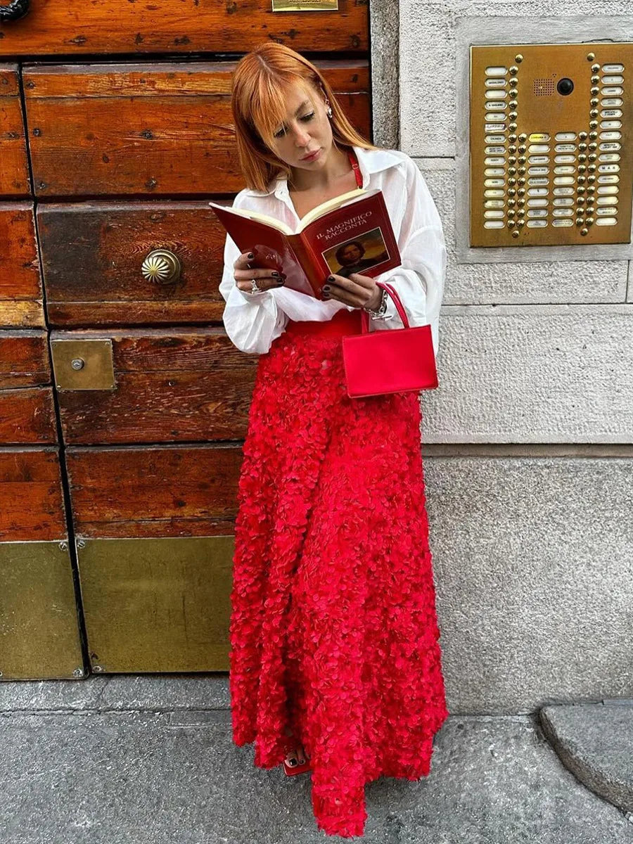 Light Luxury Evening Skirt Autumn Winter Women's Slim Fit Loose Warm Embroidered Petal Side Split Design Temperament Skirt New