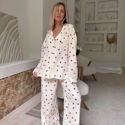 Sommer Neue Liebe Herz Druck Pyjama 100% Baumwolle Langarm Set 2Pcs Outfit Revers Nachtwäsche Taste Unten frauen pyjamas Nachtwäsche.