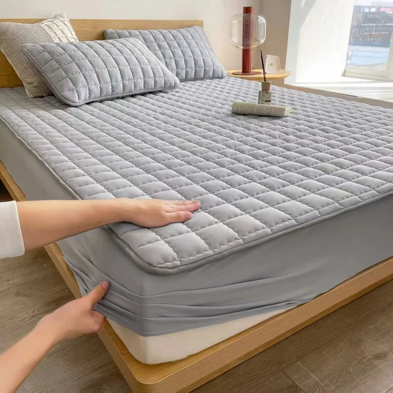 Waterproof Quilted Mattress Cover Solid Color Mattress Protector Cover for Bedroom Anti-bacterial Bed Cover no pillowcase.