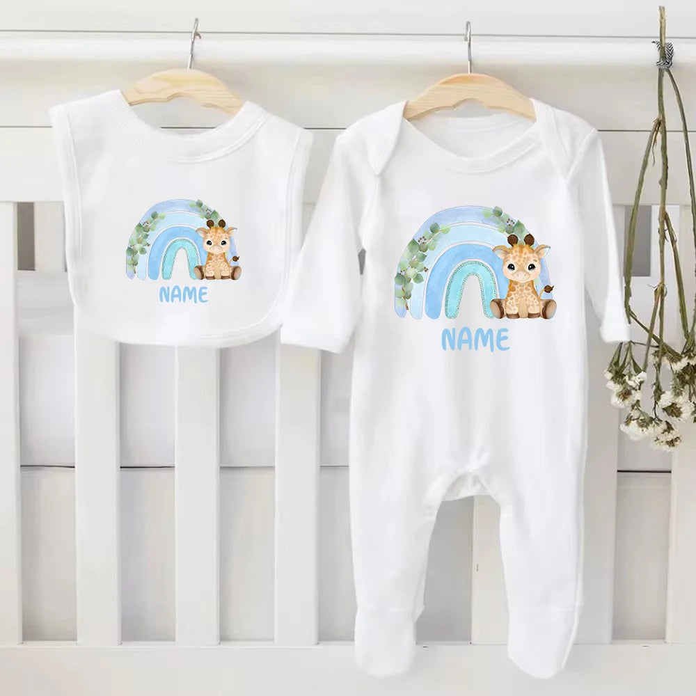Personalisierte Baby-Lätzchen und Strampler, 2-teiliges Set, individuelles Tier mit Namen, Baby-Baumwoll-Lätzchen, Neugeborenen-Overall, Wild One-Geschenke für die Babyparty.