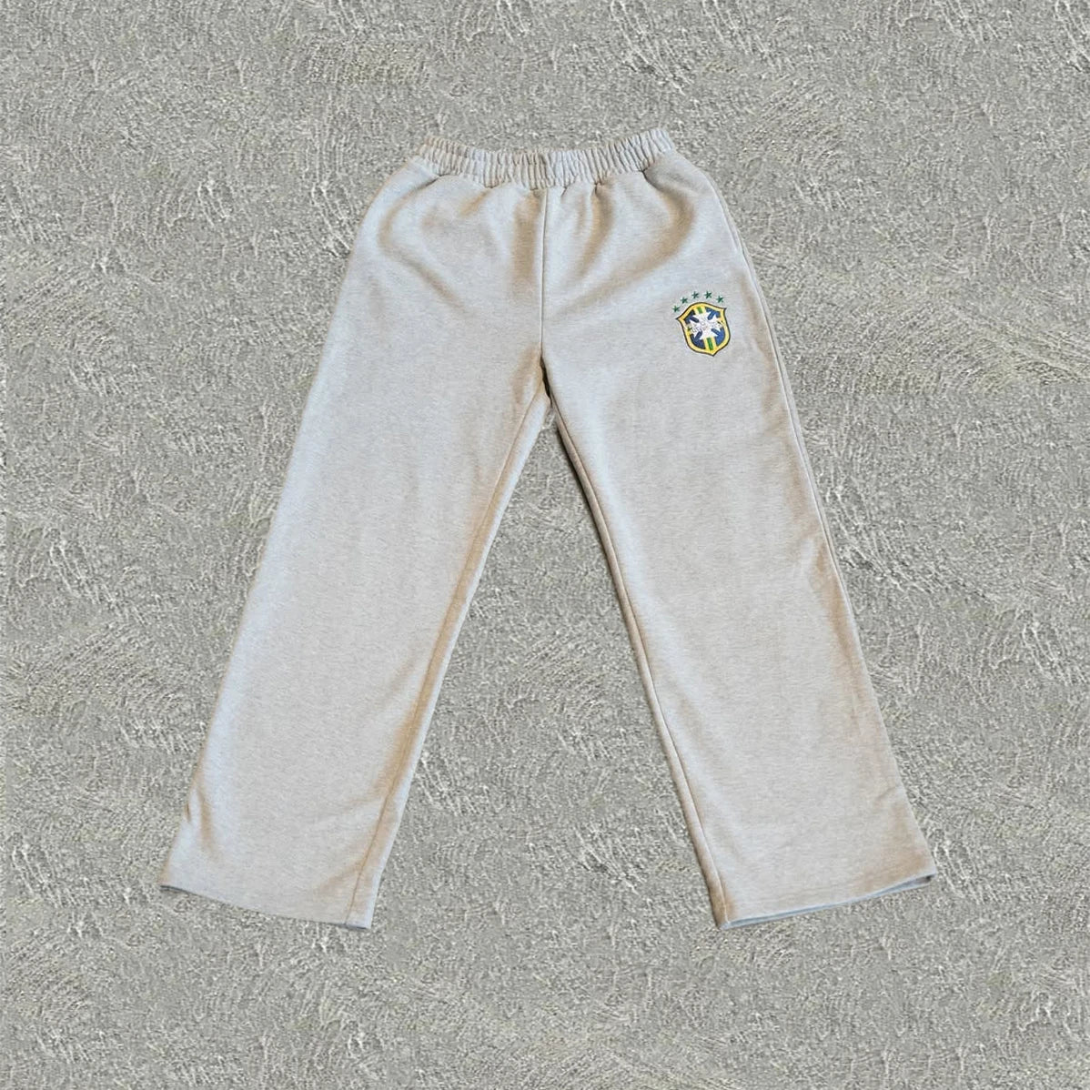 Y2k Retro Cross Shield Embroidery Pattern Baggy Pants Men Clothing Streetwear Casual Harajuku Couple Sweatpants Gothic Joggers.