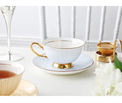 Bone China Tea Cup Saucer Spoon Set 200ml Elegant Coffee Cup Gold Porcelain Tea Set Ceramic Teacup Cafe Espresso Cup British Mug.