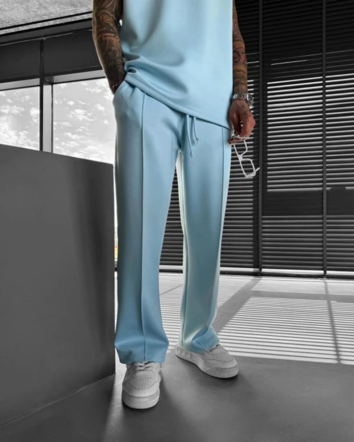 2025 Spring and summer men's new four seasons loose straight tube sports casual pants comfortable suit pants drawstring waistban.