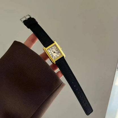 Hot Sale Brand Women Watch Fashion Angola Red Leather Strap Quartz Watch for Women Ladies Girl Dress Luxury Wristwatch Gift.