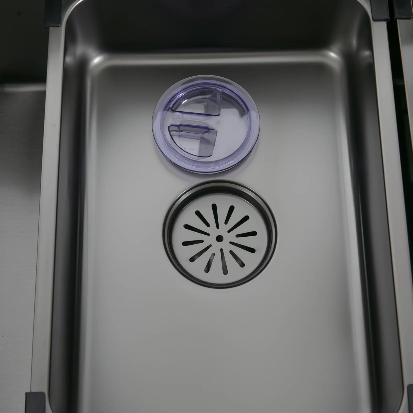 30"*18" Digital Display Waterfall Sink,Multifunctional Workstation Kitchen Sink,Kitchen Sink with Pull-Out Faucet